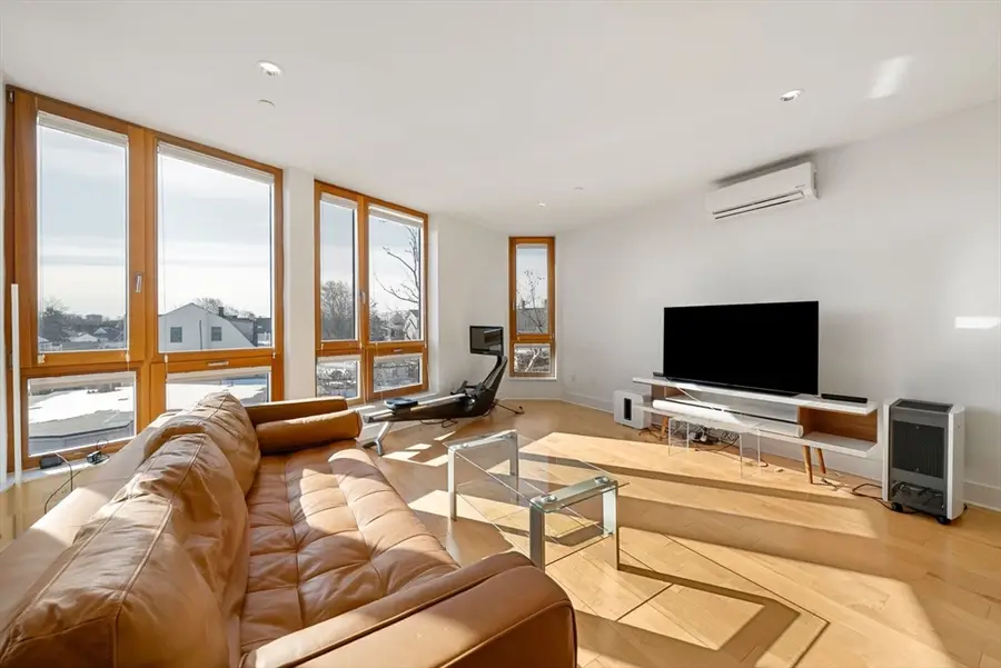 240 Salem St #3B, Medford, MA 02155 - #3