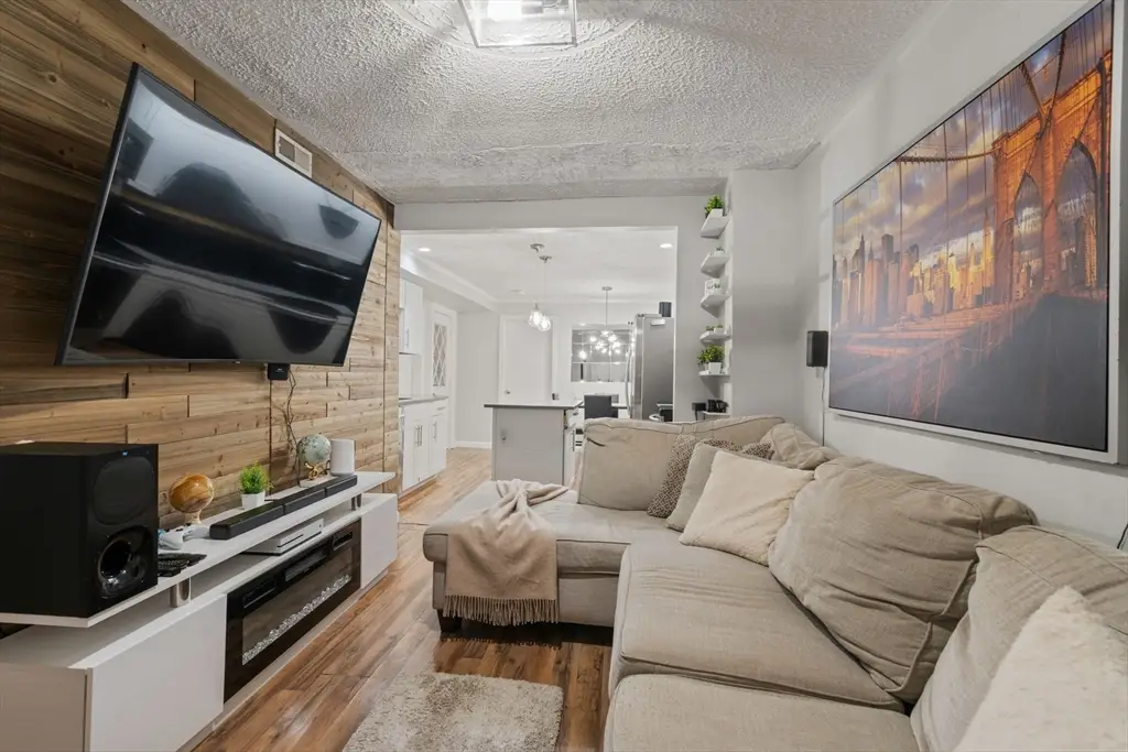 189 Charles Street, Lowell, MA 01852 - #1