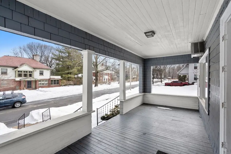 61 Cleveland St, Holyoke, MA 01040 - #3