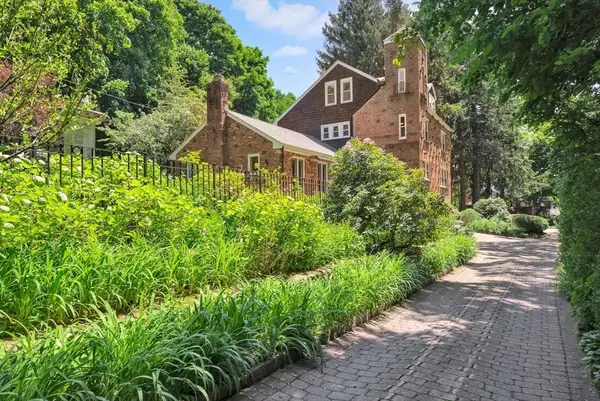 69 Edmund Road, Arlington, MA 02474