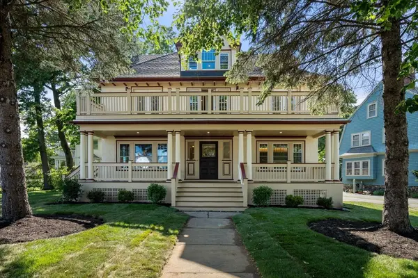 4 Grove St, Medford, MA 02155