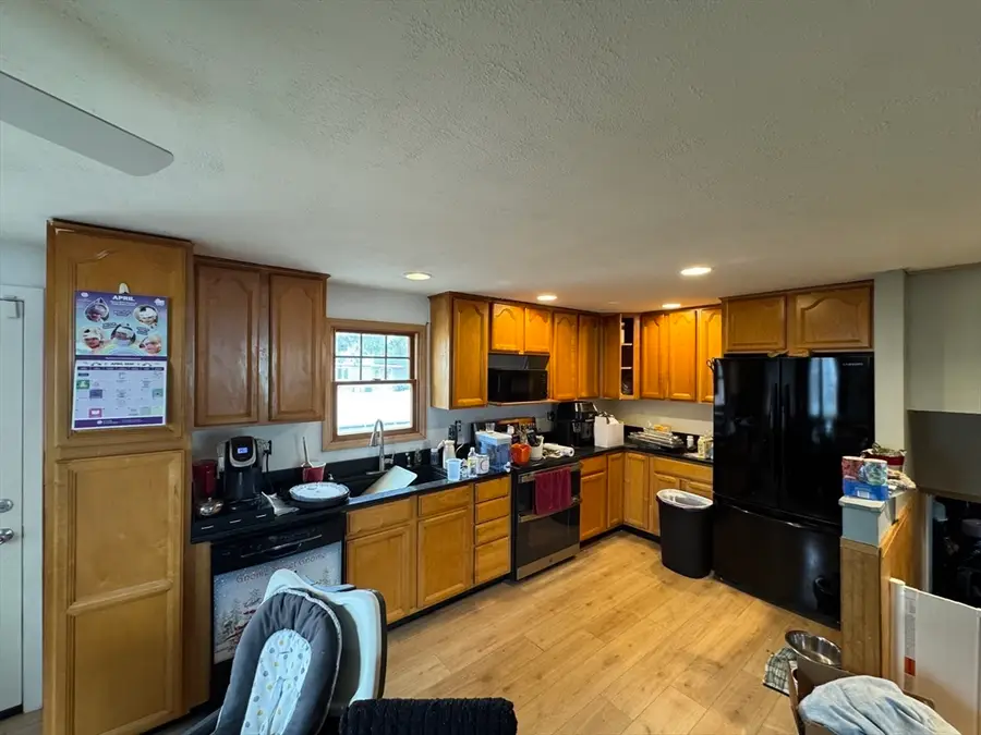 132 Commonwealth Ave, Lowell, MA 01852 - #3