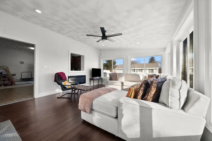 6 Fairlawn Avenue, Burlington, MA 01803 - #3