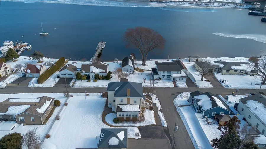 8 Westhill Ave, Somerset, MA 02726 - #2