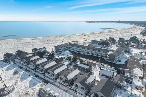 945 Commercial Street #Unit 3D, Provincetown, MA 02657