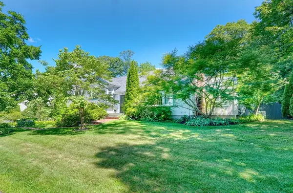 65 Sherburne Rd S, Lexington, MA 02421