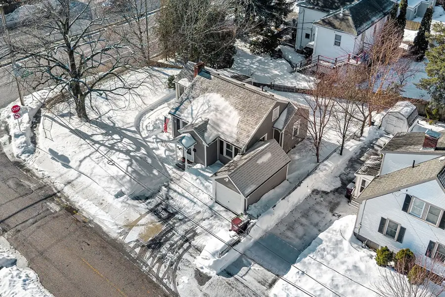 8 Sumner St, Dedham, MA 02026 - #3