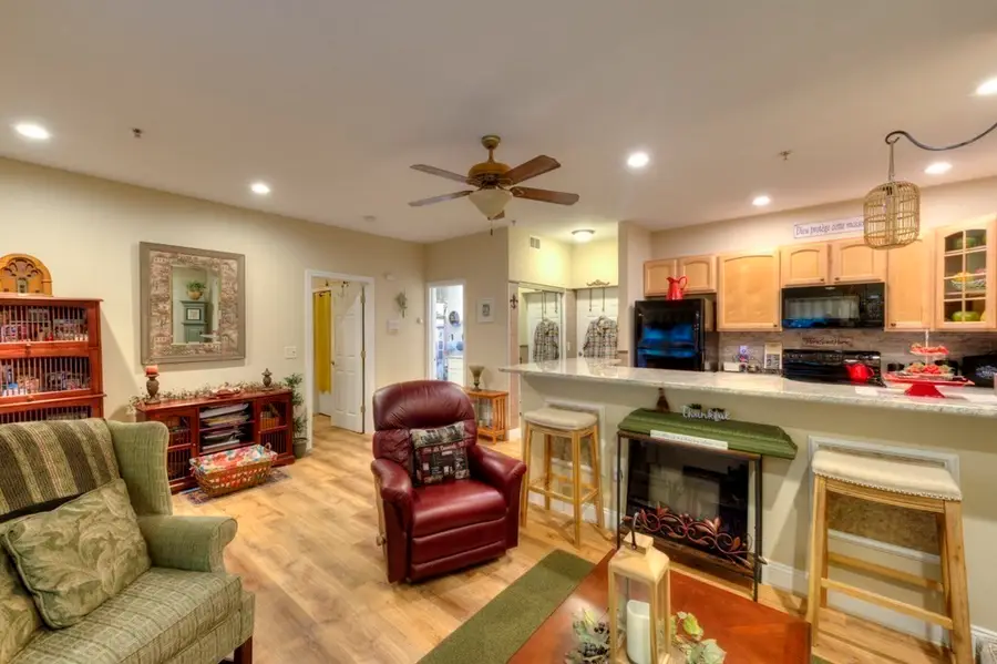 215 Mill St #113, Worcester, MA 01602 - #2