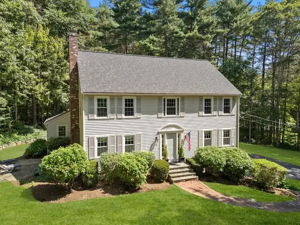 37 Valleywood Rd, Hopkinton, MA 01748