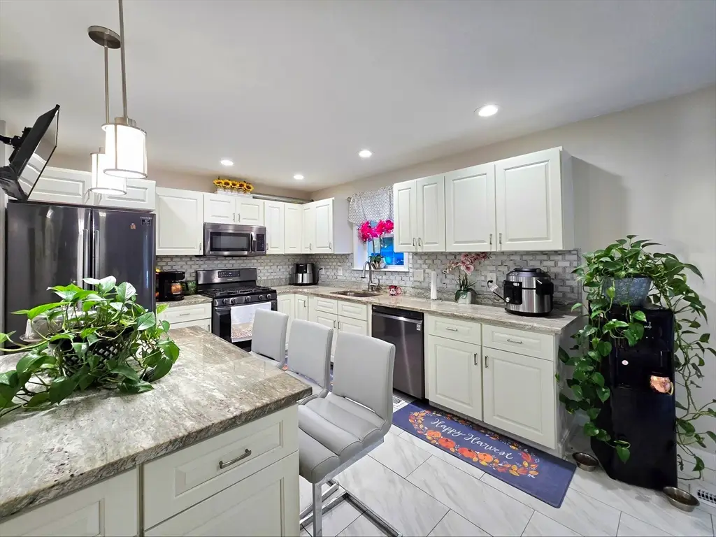 457 Granite St, Worcester, MA 01607 - #1