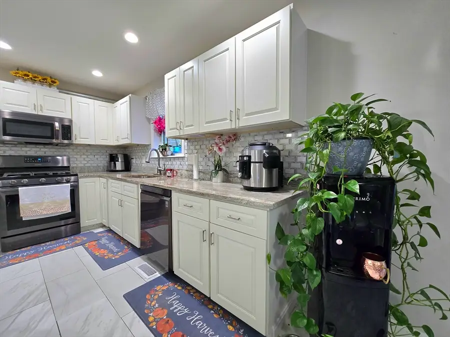 457 Granite St, Worcester, MA 01607 - #2