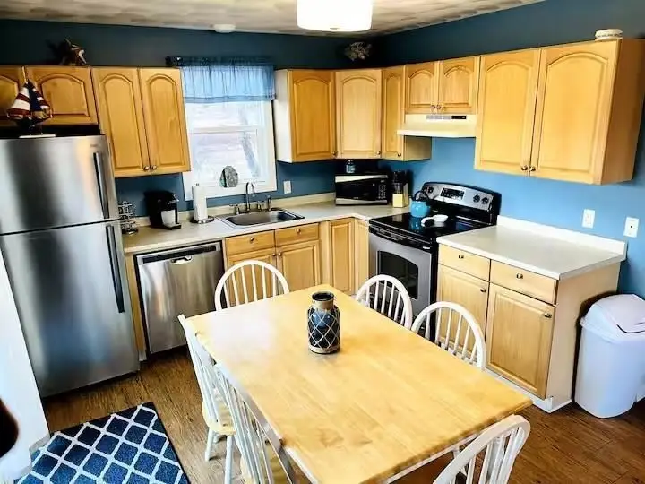 060 Madison Ave, Prudence Island, RI 02872 - #3