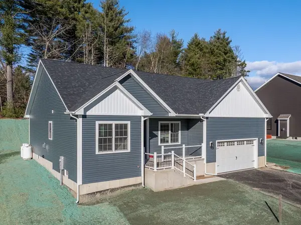 15 High Bluff Rd, Belchertown, MA 01007