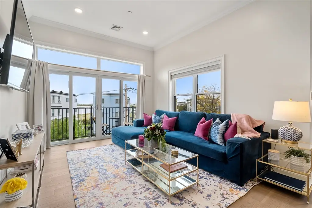 130 Coleridge St #6, Boston, MA 02128 - #1