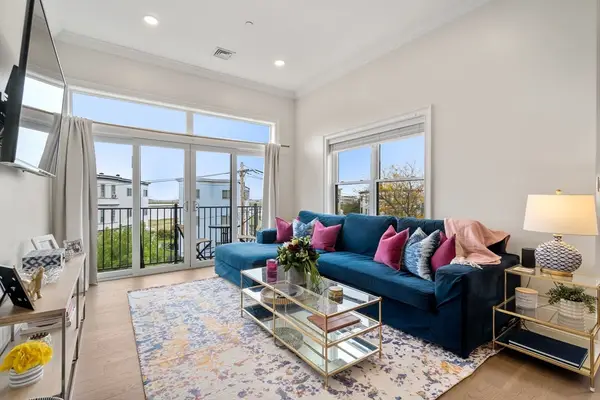 130 Coleridge St #6, Boston, MA 02128