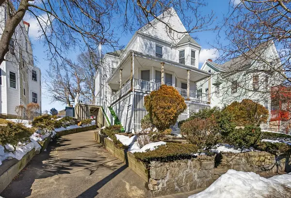 135 Allen Ave, Lynn, MA 01902