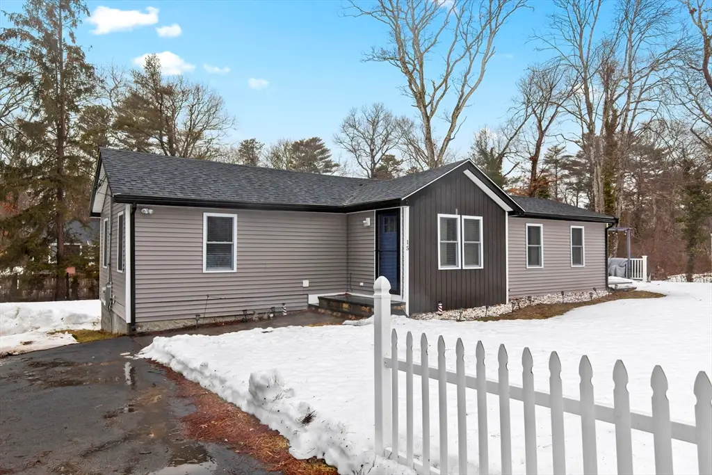 15 Florida Ave, Plymouth, MA 02360 - #1