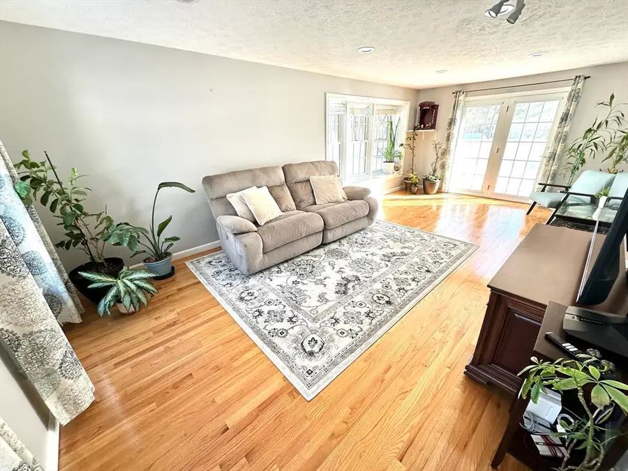 141 Ridge Rd, Nashua, NH 03062 - #2