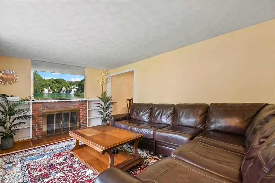 86 Harriet Avenue, Shrewsbury, MA 01545 - #3