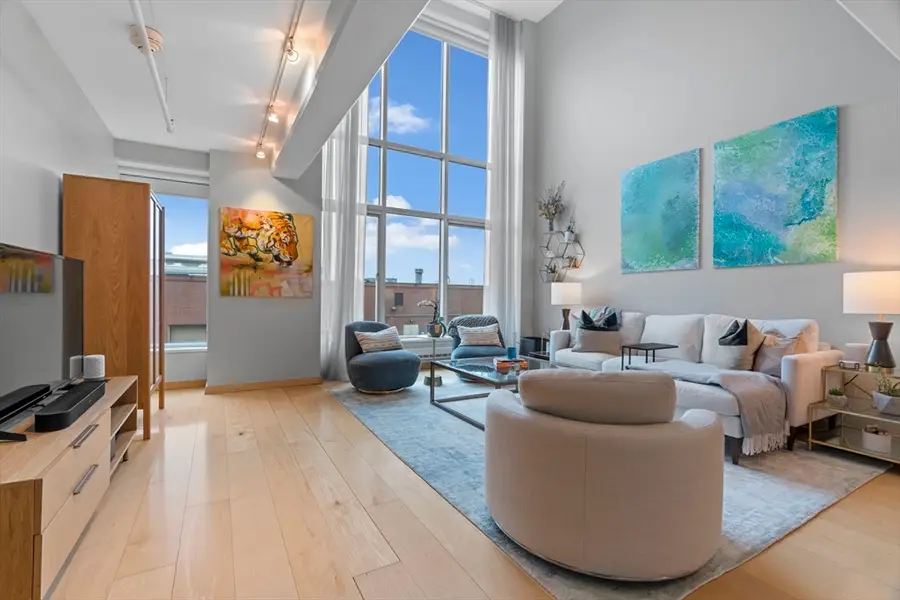 25 Channel Center St #212, Boston, MA 02210 - #2