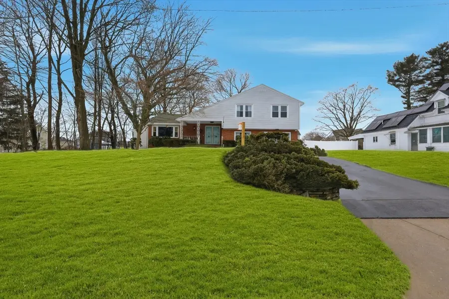 14 Emmons St, Milford, MA 01757 - #2