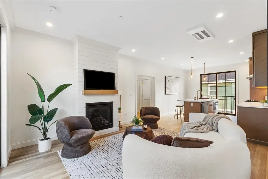 27 Shepard St #4, Boston, MA 02135 - #3