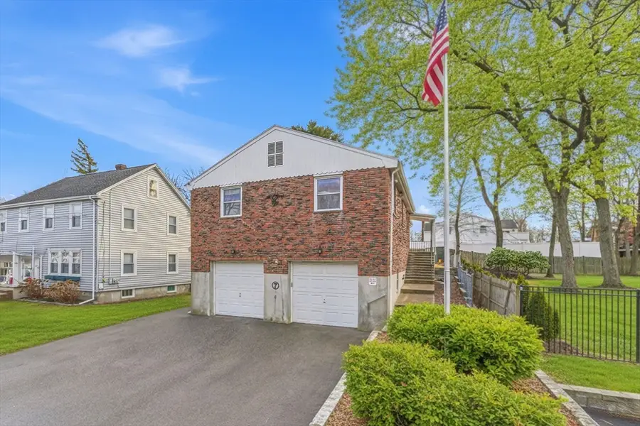 7 Carol St, Stoneham, MA 02180 - #2