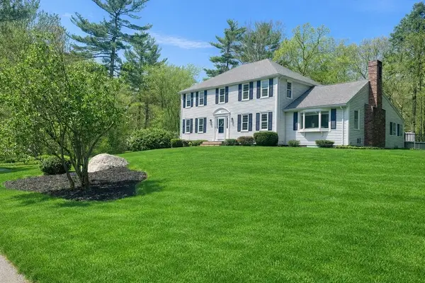 168 Larchmont Ln, Hanover, MA 02339