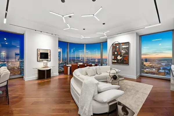 1 Dalton St #4205, Boston, MA 02115