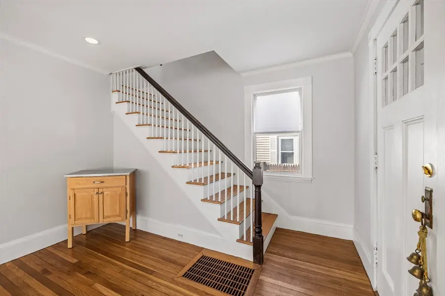 34 Lafayette St, Marblehead, MA 01945 - #2