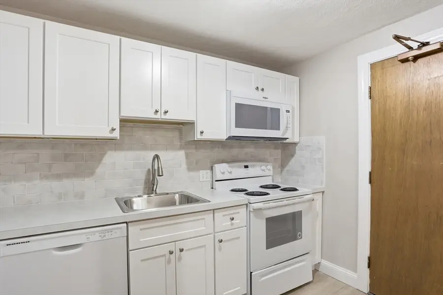 11 Davis #b8, Acton, MA 01720 - #3