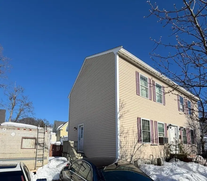 18 Clinton St, Lynn, MA 01902 - #2