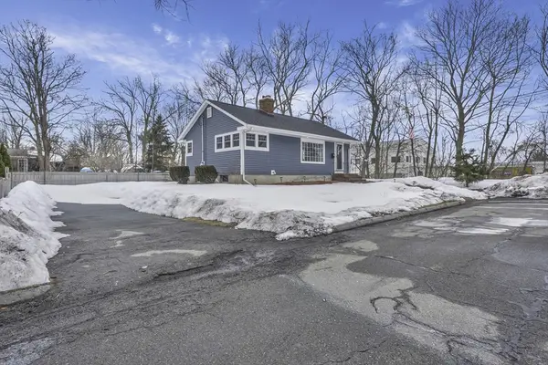 6 Grant St, Danvers, MA 01923