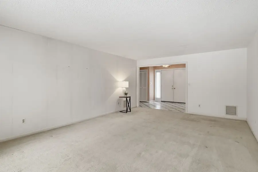 60 Exeter Avenue, Longmeadow, MA 01106 - #3