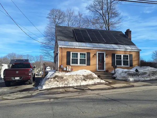 418 Rollstone St, Fitchburg, MA 01420