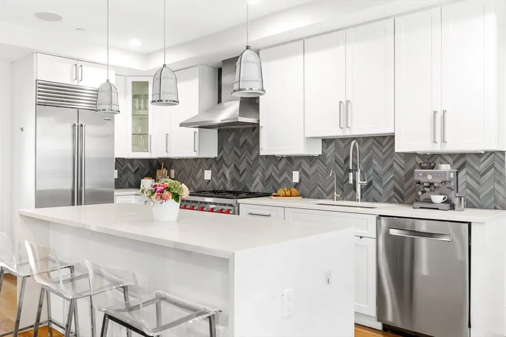 891 E 1st #4, Boston, MA 02127 - #1