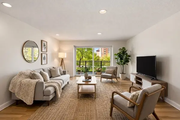 15 Francis St #16, Brookline, MA 02446