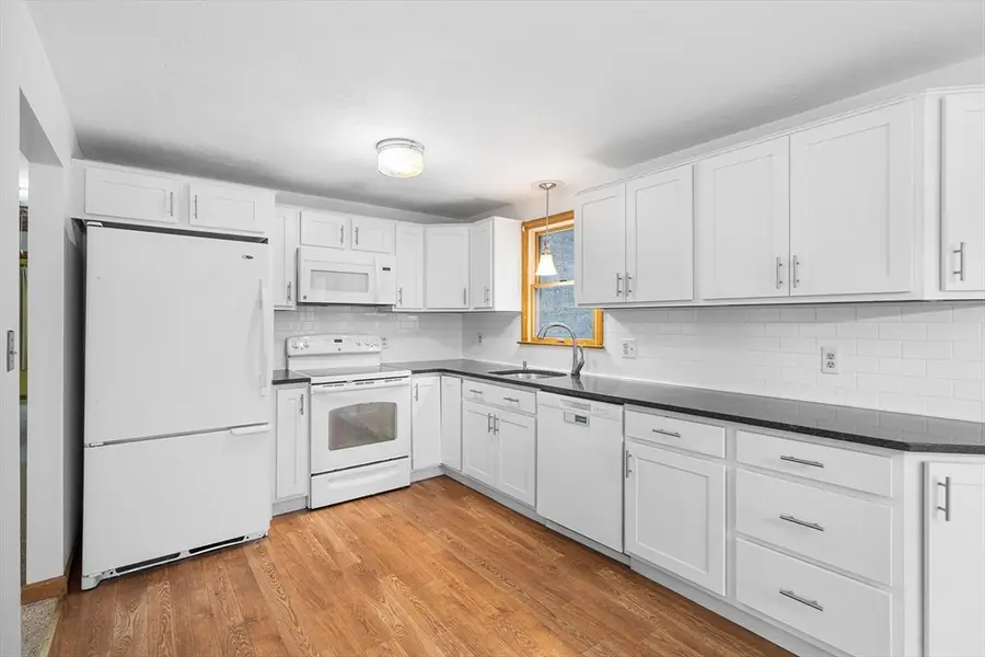 191 Summer St, Rockland, MA 02370 - #3