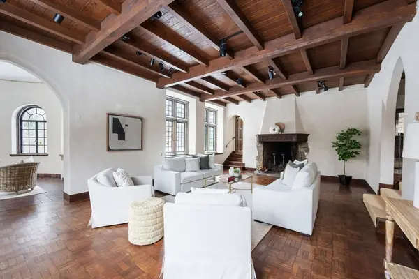 3 Evergreen Ln, Hingham, MA 02043