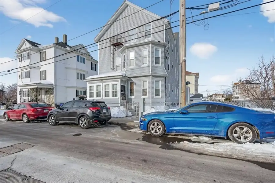 464 Birch St, Fall River, MA 02724 - #3