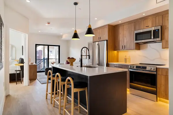 246 Bremen St #3, Boston, MA 02128