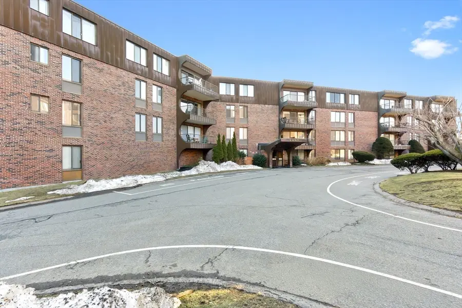 1008 Paradise Road #1M, Swampscott, MA 01907 - #3