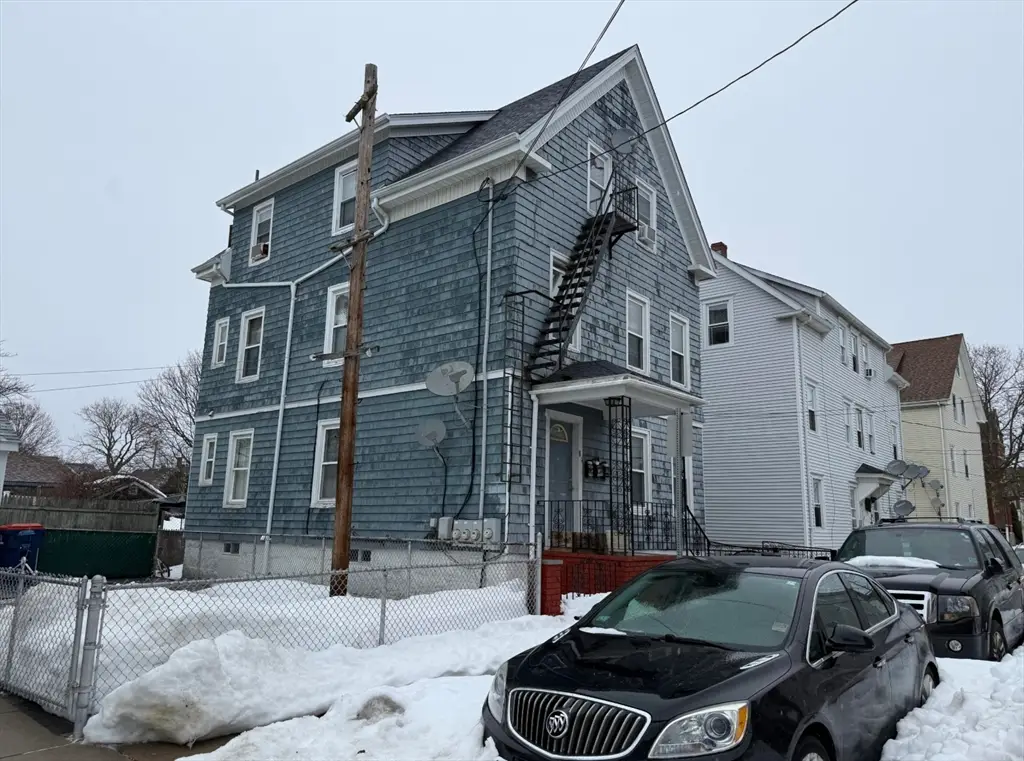 81 Thompson St, New Bedford, MA 02740 - #1