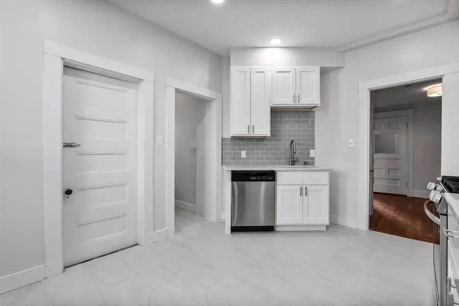 16 Clarkwood St #1, Boston, MA 02126 - #3