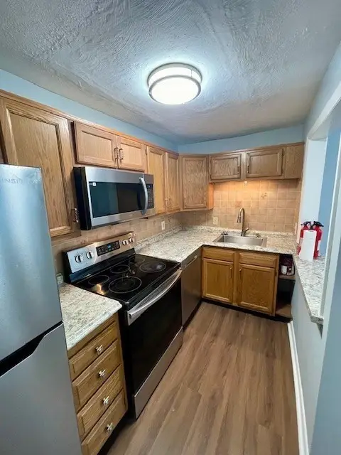 616 Boston Post Rd E #9, Marlborough, MA 01752 - #3