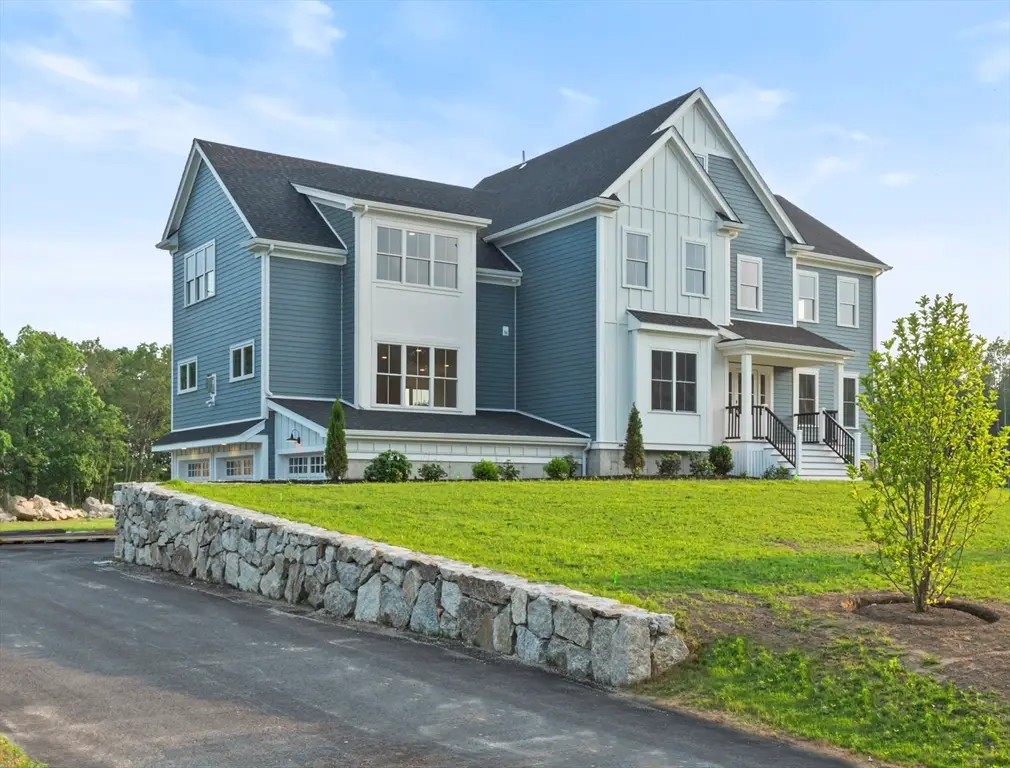 4 Weeping Willow Dr, Andover, MA 01810 - #1