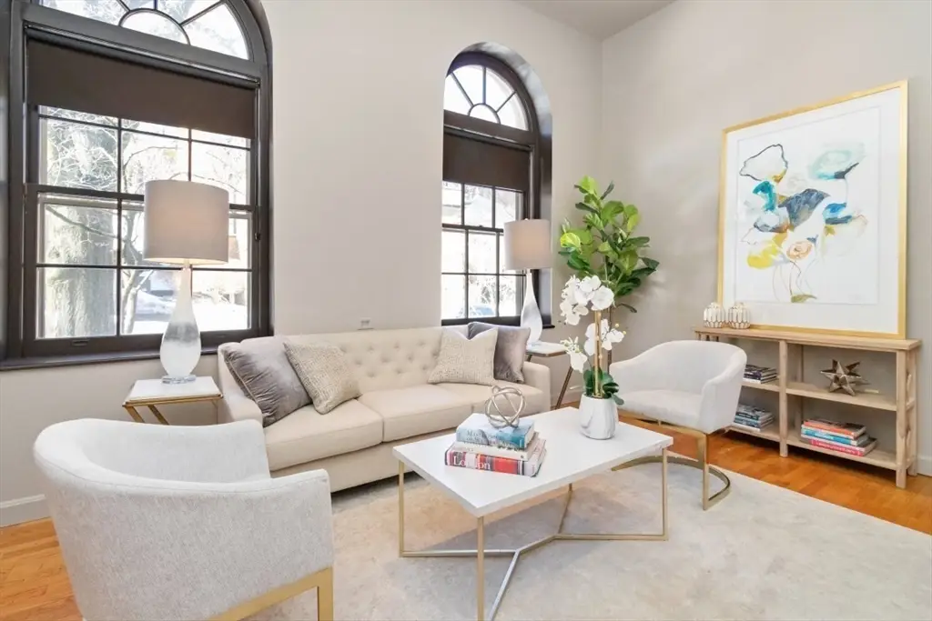 60 W Glen Rd #101, Brookline, MA 02445 - #1