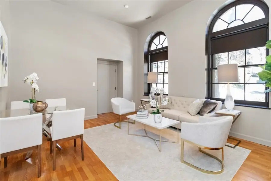 60 W Glen Rd #101, Brookline, MA 02445 - #3