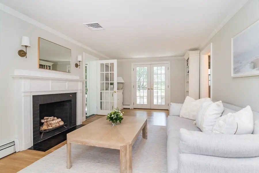 31 Martin Rd, Wellesley, MA 02481 - #3