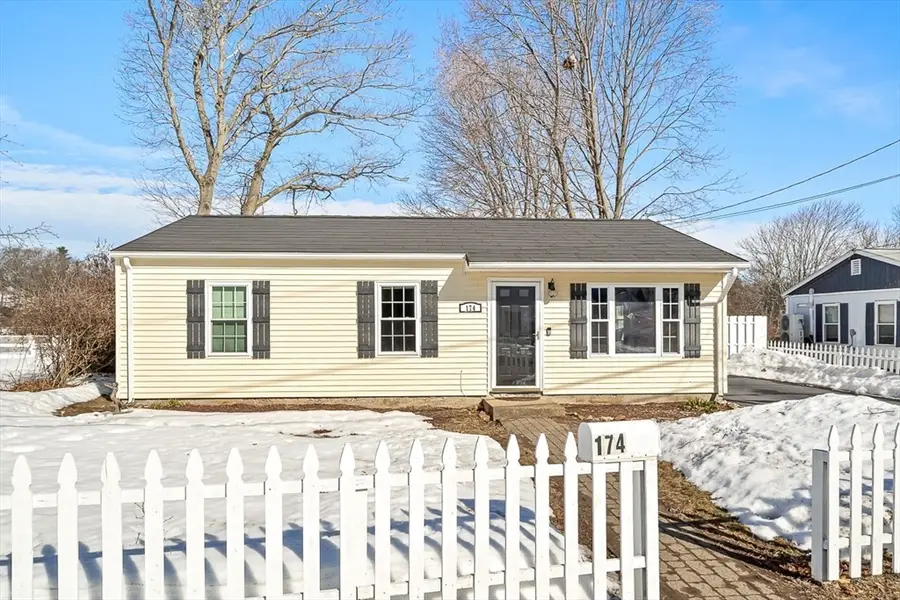 174 River Rd, Lowell, MA 01852 - #3